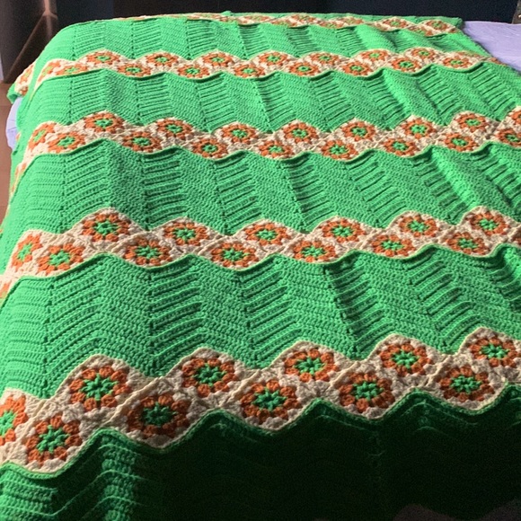 Vintage handmade Crochet throw - Picture 2 of 4